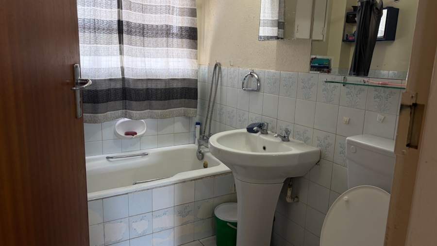 1 Bedroom Property for Sale in Potchefstroom North North West